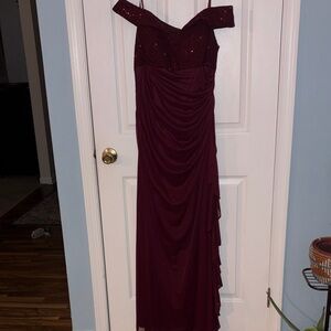 Chic One-Shoulder Burgundy Dress